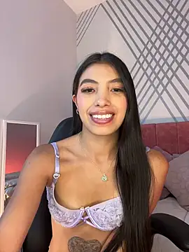 Tiffany_Low webcam