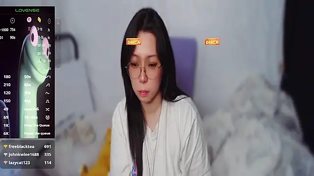 美女Xiao_Yi_0814在线直播