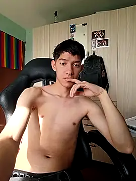 heyy_noah11 (M twink) - Show naked sexy secretary