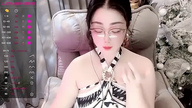 Monica-666888- webcam