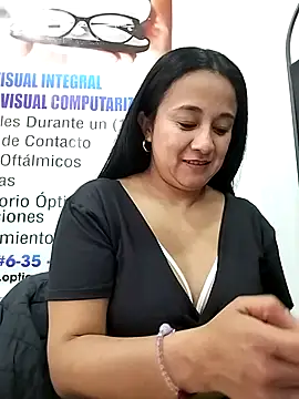 _dr-luna_1 (Ask my age) - Show my tits + oil 😎🥵😘