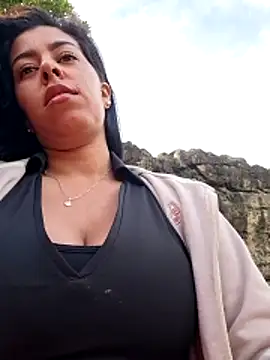 luianna (F young) - Take off my shirt and oil my tits 🤤💦🤤