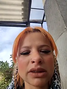 cataleya_16 (F young) - Off Bra in public