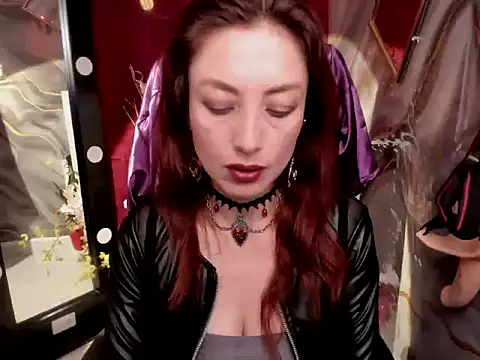 Queenscarlettsecret webcam