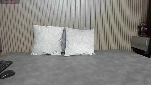 michelle_saenz_ - Michelle_Saenz_'s free webcam - UK Sex Cams