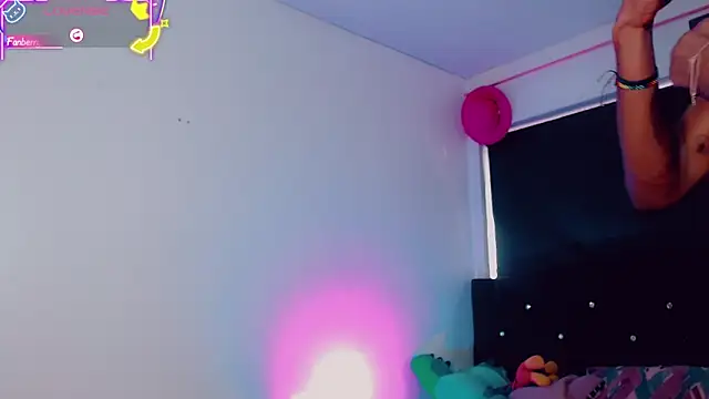 Kendall_hornyy webcam