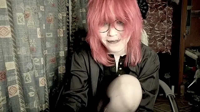 whiny_emo_boi webcam