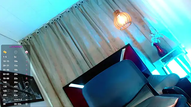 katha_Crawford webcam