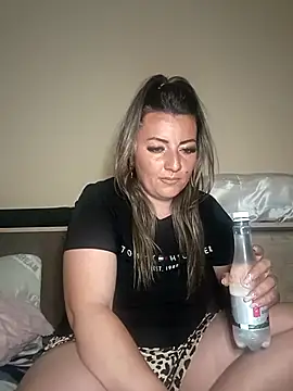 Sweetredvelvet webcam