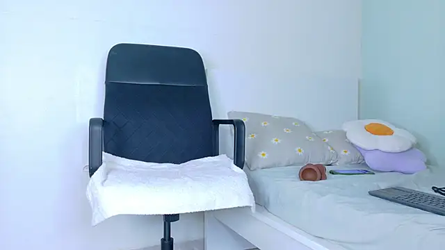 SeleneGibson__ webcam