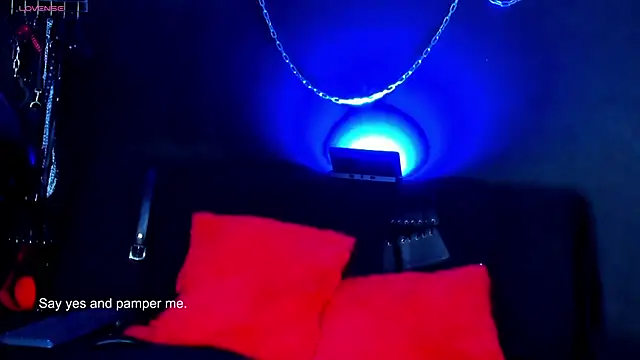 SamiraGlow webcam