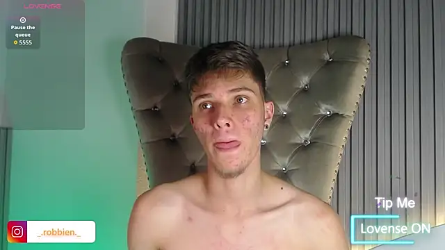 robbin_blaze (M twink) - suck dildo and spit