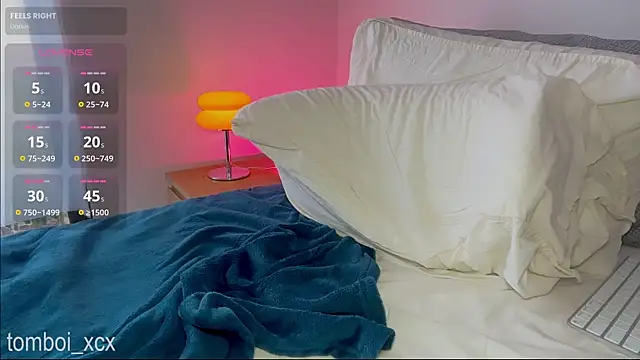 tomboi_xcx webcam
