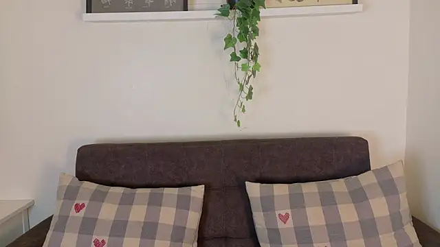 RiriiBrunette__ webcam