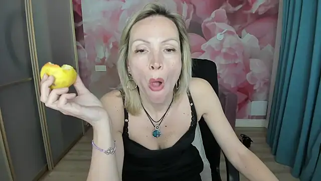 AlinaMoor webcam
