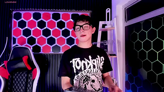 Cristopher_Wild webcam