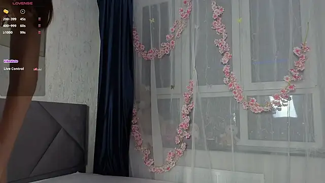 yourlovellystella (F teen) - Make my toy vibrate