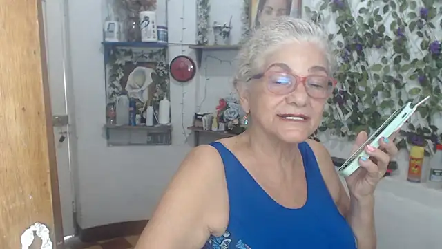FunnyGrandma webcam