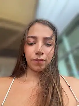 hall_16 (F young) - Remove panty in publico