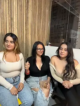 Antonella_Julieta webcam