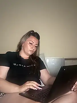 Sweetredvelvet webcam