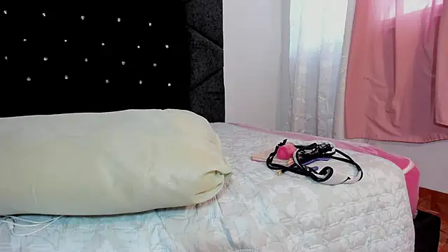 Scarlett_Montclair webcam