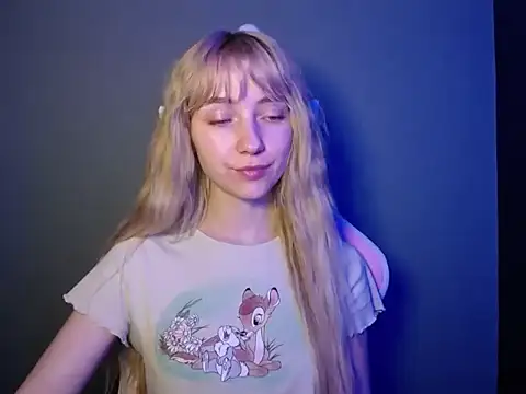 LuciaYoung webcam