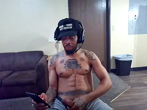 thefreakscomeoutatnight webcam