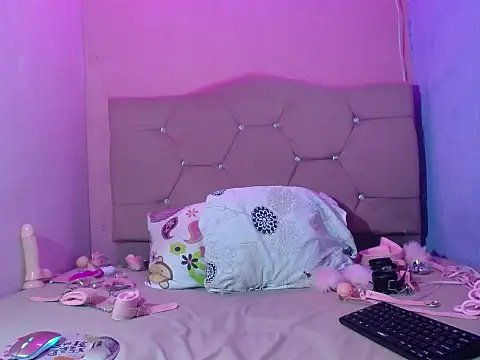 PAULINA_FOX18 webcam