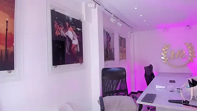 BarbieMonet webcam