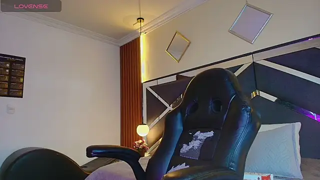 Kittie_Vixen live sex cam