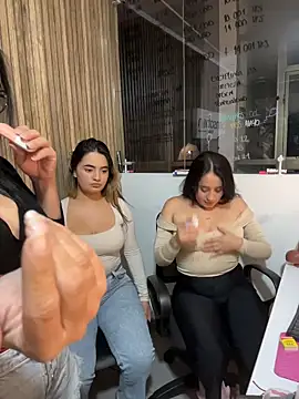 Antonella_Julieta webcam