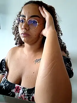 curly_girl_31 webcam