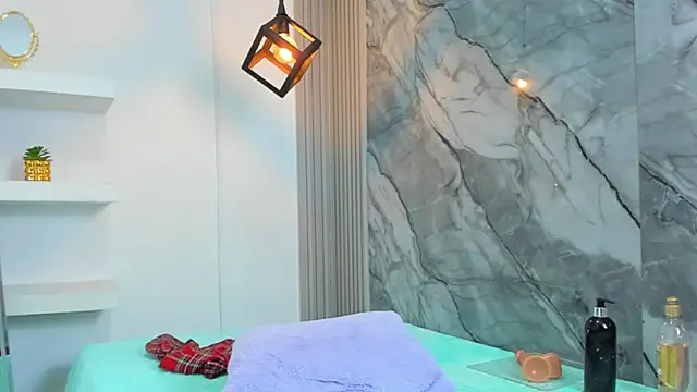 IsabellaMonet webcam