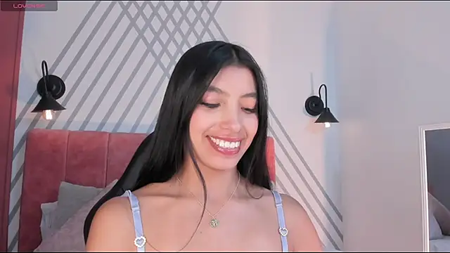 Tiffany_Low webcam