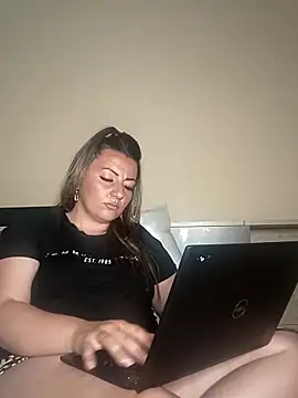 Sweetredvelvet webcam