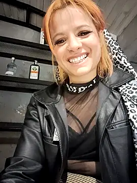 cataleya_16 (F young) - Off Bra in public