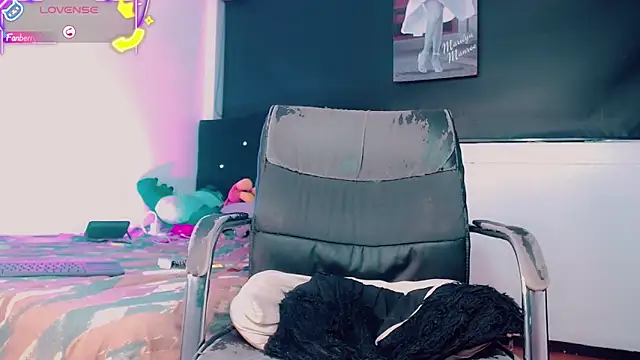 Kendall_hornyy webcam