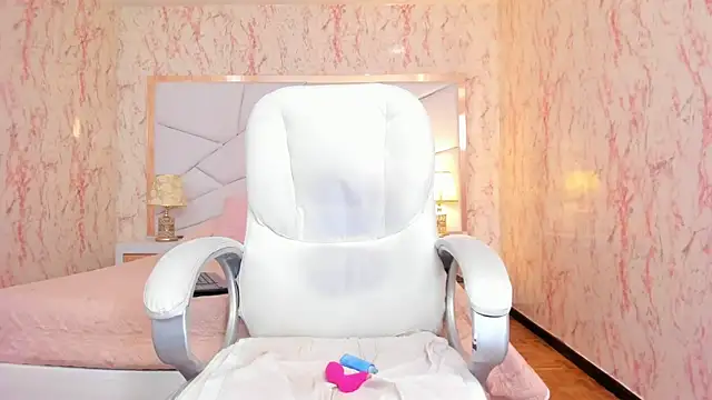 Emily_Whinfre webcam