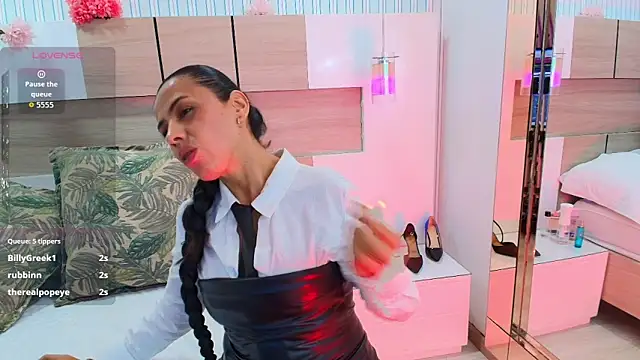 naoomi_cruz - Naoomi_Cruz's free webcam - UK Sex Cams