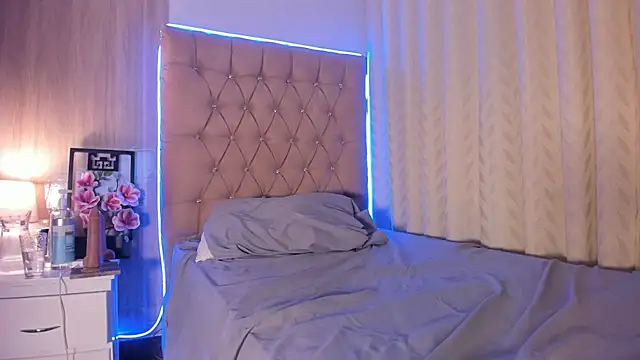 Maddyluxe webcam
