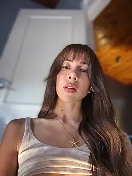 Webcam Model (lauravasquez)  is live.Free join now!