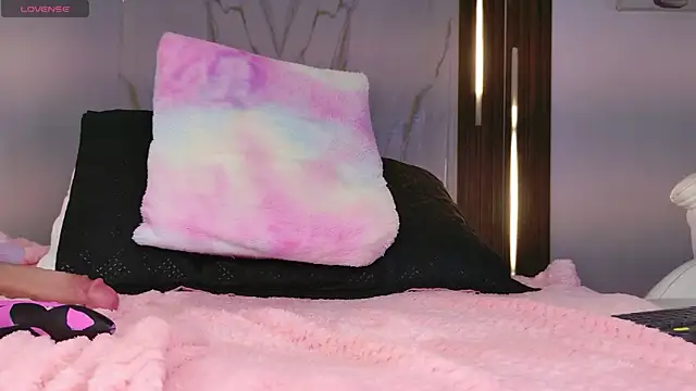 mia_099 webcam