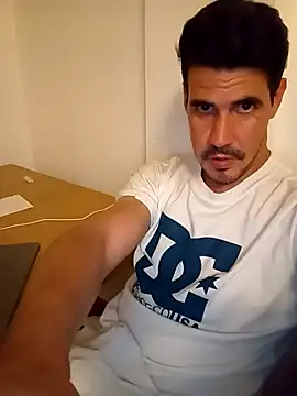 halfArabhalfspanish webcam