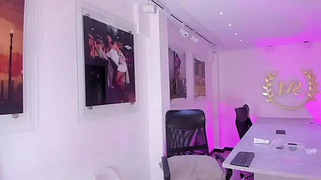 BarbieMonet webcam