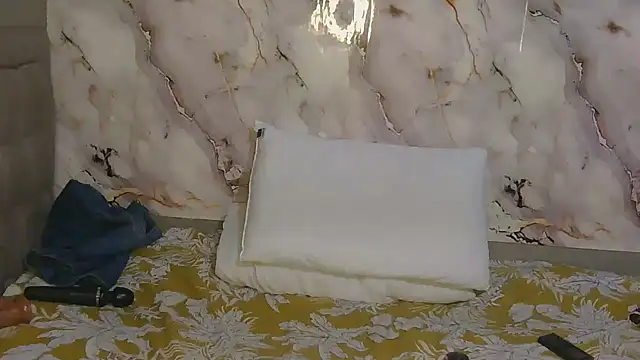 CaramelHotGirl webcam