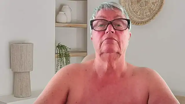 Mystery-Grandmother webcam