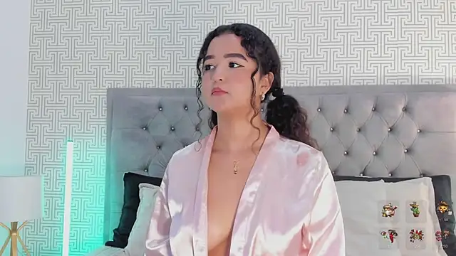 Evaa_Lunna_ webcam