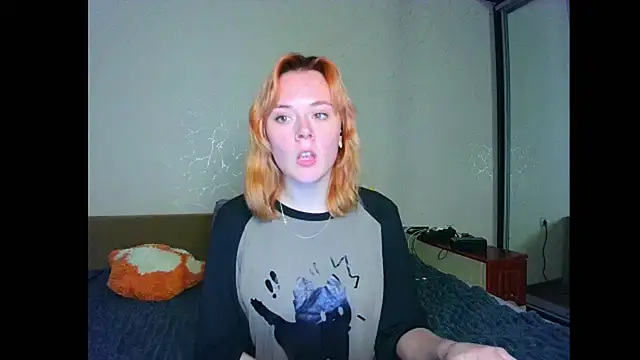 Little_fox404 webcam