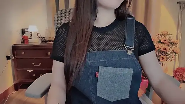 Caryln-Bun live sex cam